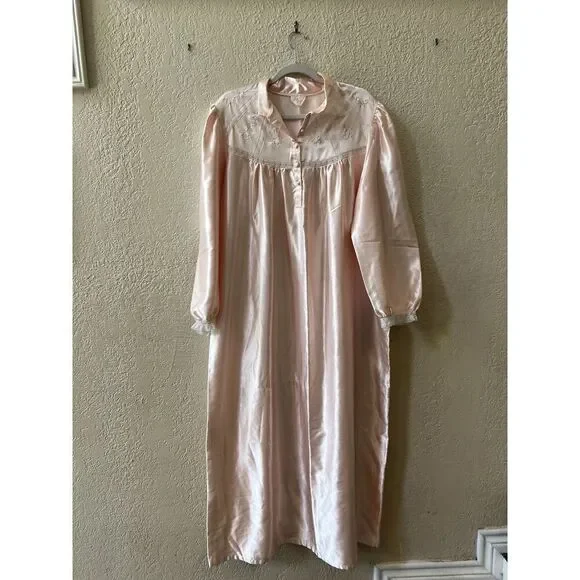 Vtg Ilise Stevens Victorian Pink Satin Look Nightgown Grannycore Lace Sz XL-XXL - Picture 2 of 10